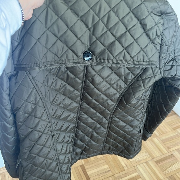 Vince Camuto womens olive quilted lightweight down jacket. Great condition! Sz S - Picture 6 of 6